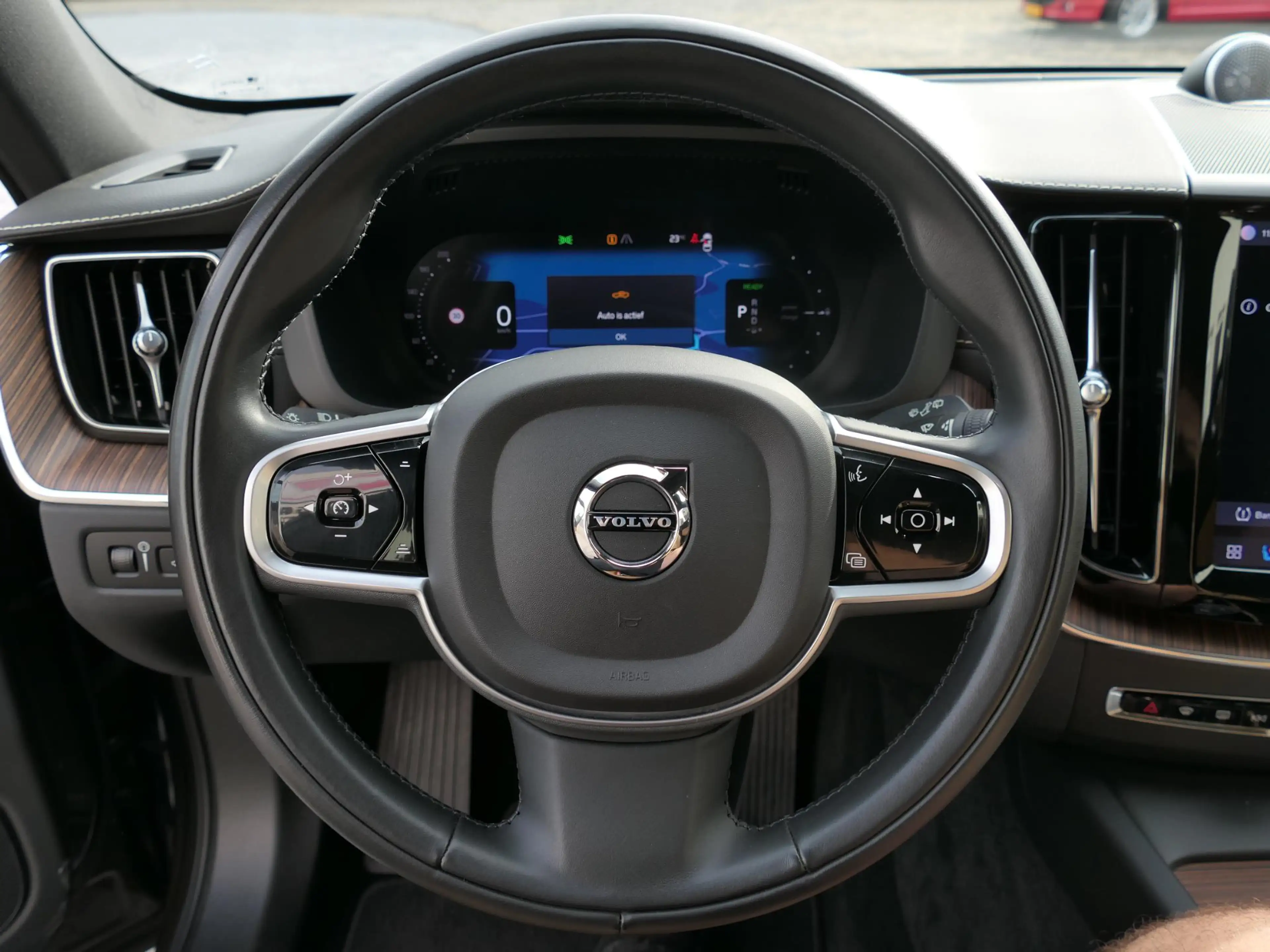 Volvo XC60 2.0 Recharge T8 AWD Inscription | Luchtvering | Bo — photo 5