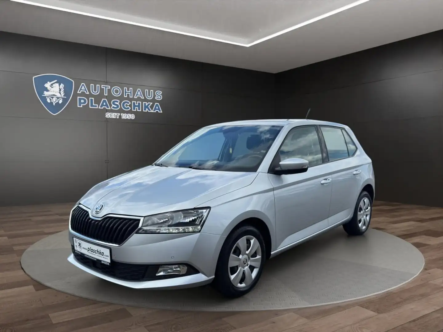 Skoda Fabia 1.0 Ambition PDC*SHZ*CARPLAY Klima Einparkhilfe Argent - 1