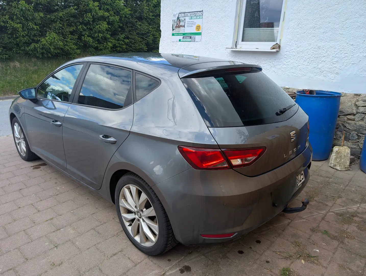 SEAT Leon Leon 2.0 TDI DPF Start Grau - 2