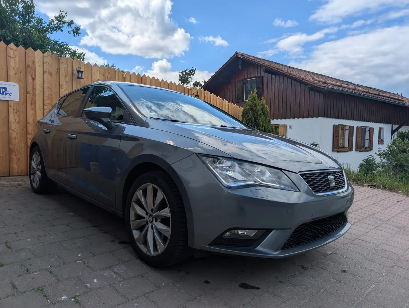 SEAT Leon Leon 2.0 TDI DPF Start Grau - 1