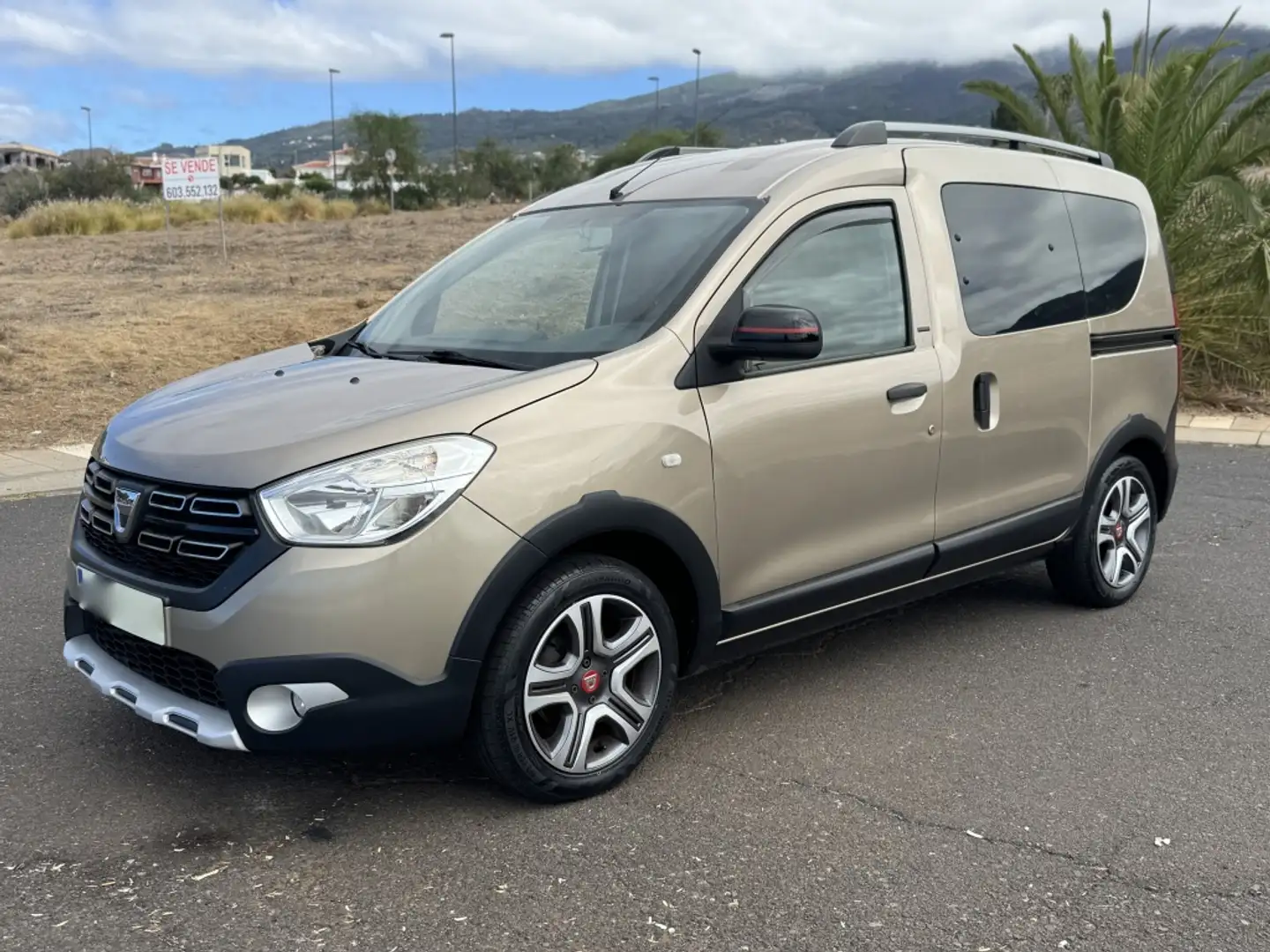 Dacia Dokker 1.5Blue dCi Stepway Essential 70kW Beige - 1