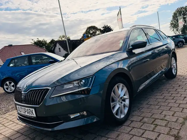Skoda Superb view 3