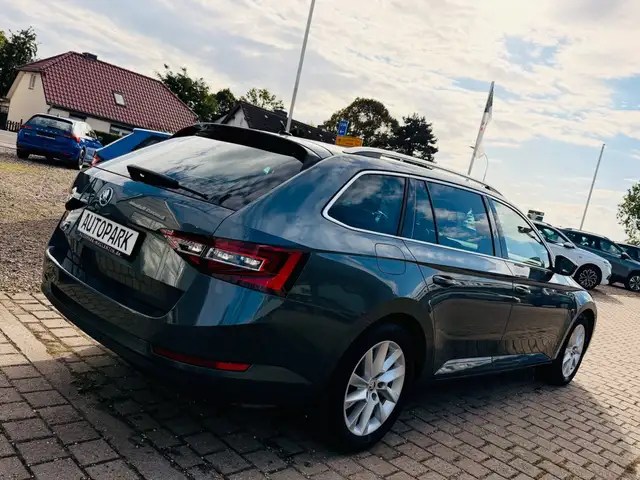 Skoda Superb view 6