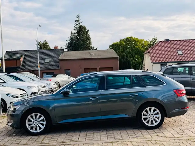 Skoda Superb view 4