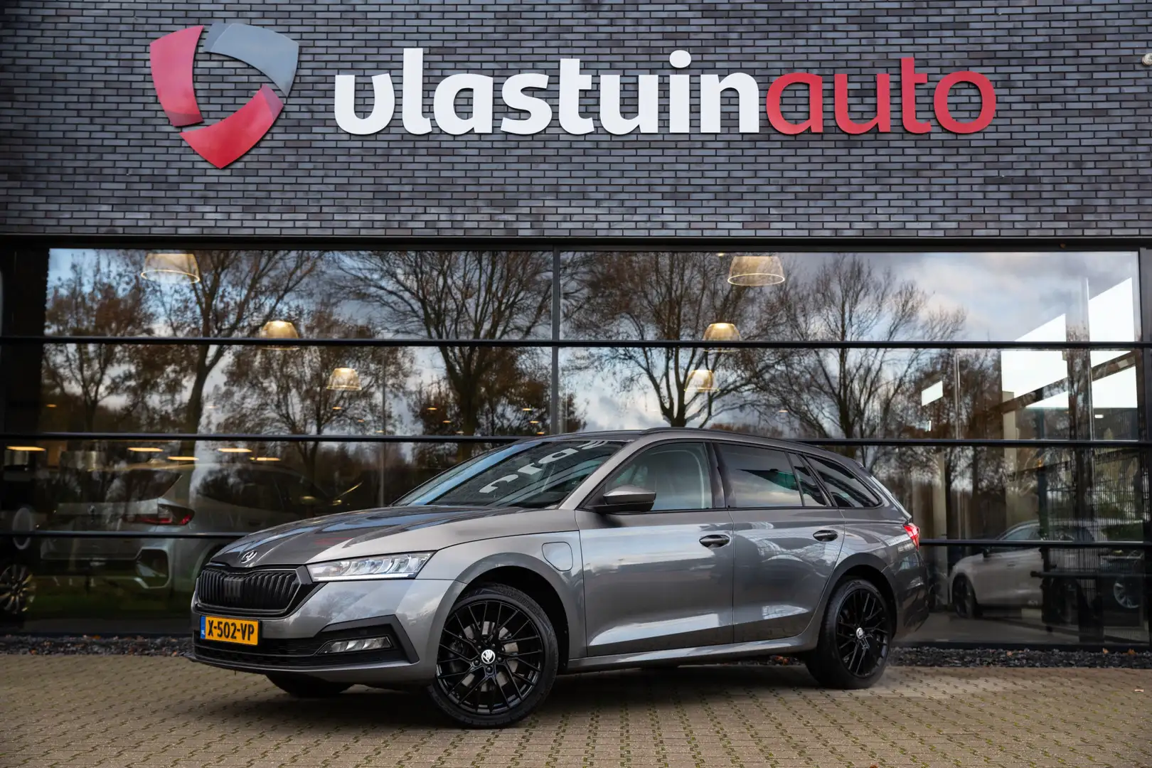 Skoda Octavia Combi 1.4 TSI iV PHEV Business Edition , Trekhaak, Gris - 1