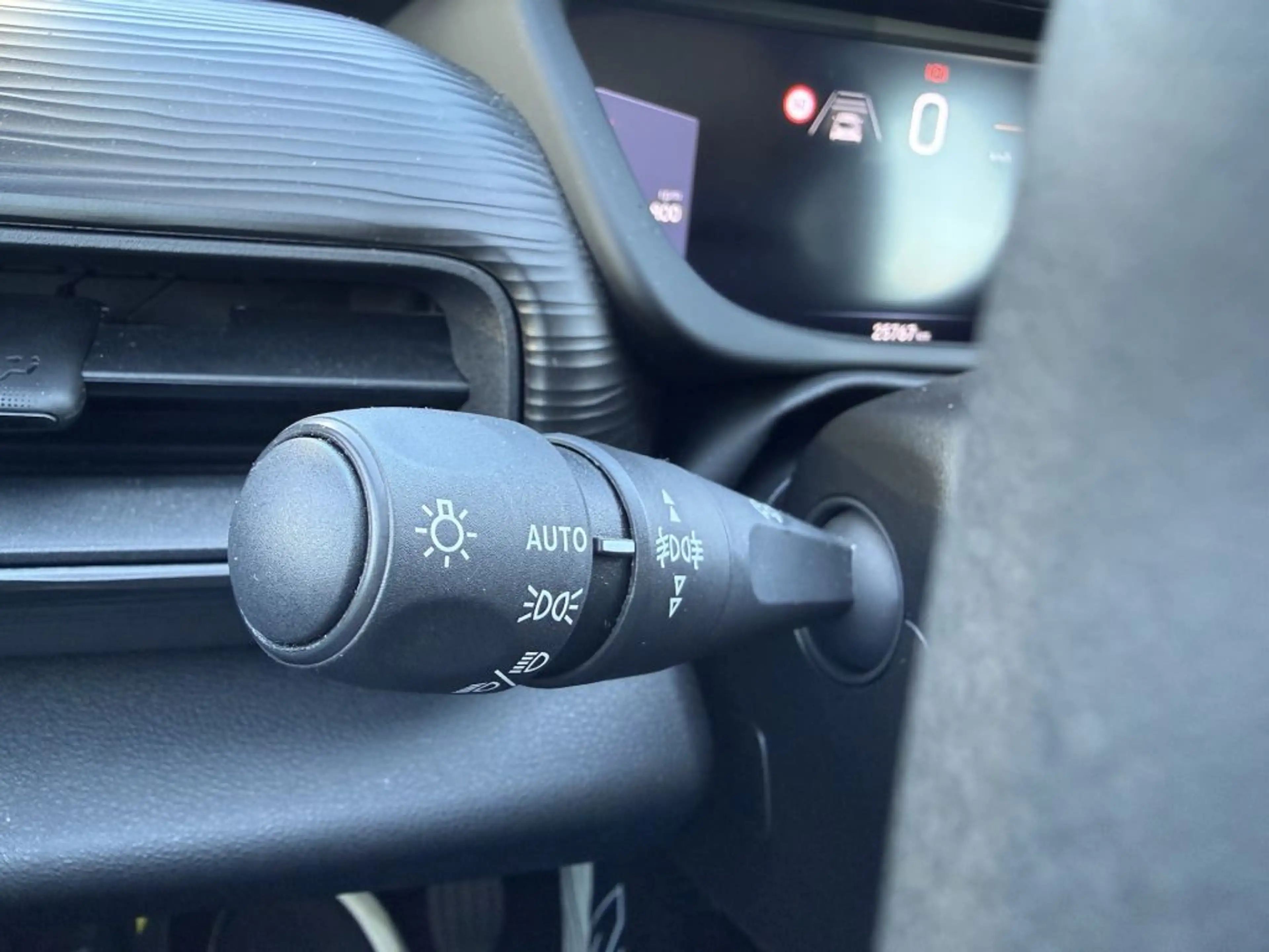 Jeep Avenger 1.2 GSE T3 Turbo-Benzin GDI Altitude — photo 15