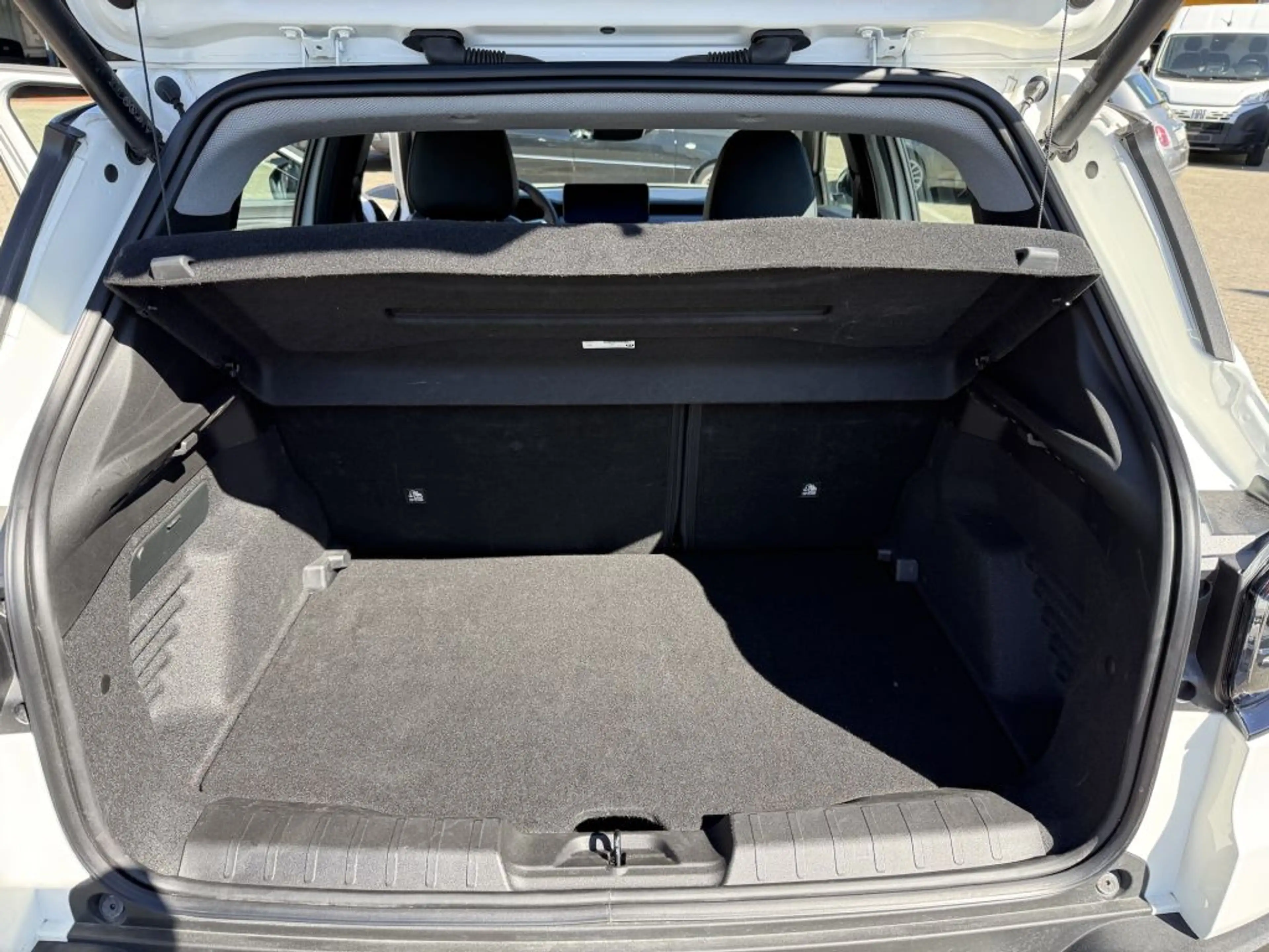 Jeep Avenger 1.2 GSE T3 Turbo-Benzin GDI Altitude — photo 14