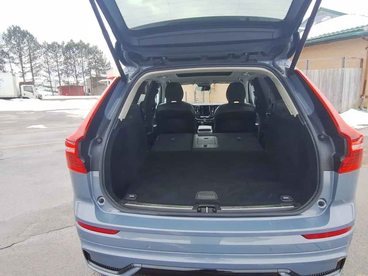 Volvo XC60 снимка Volvo XC60