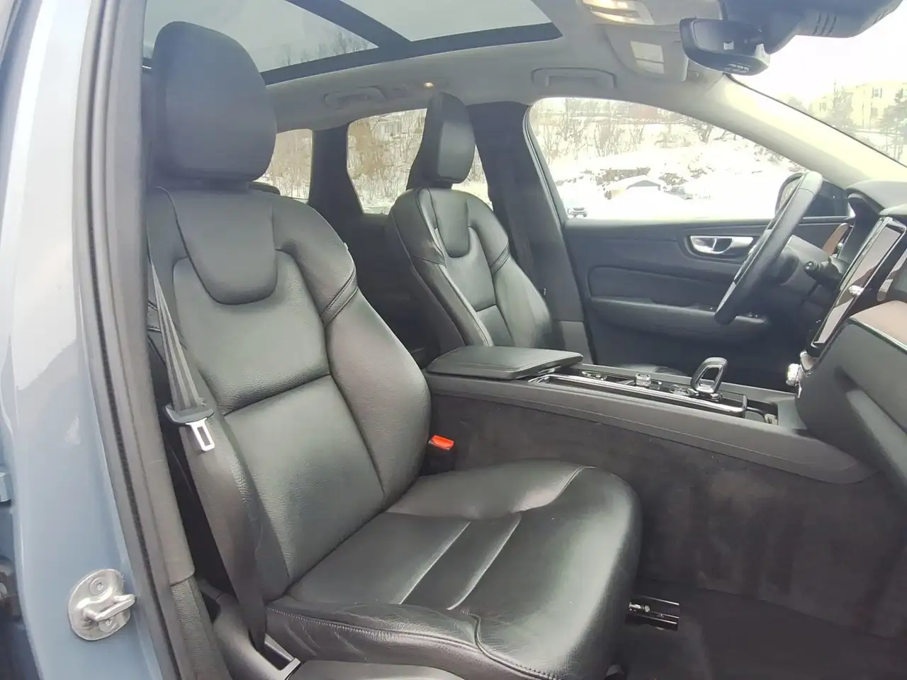 Volvo XC60 снимка Volvo XC60