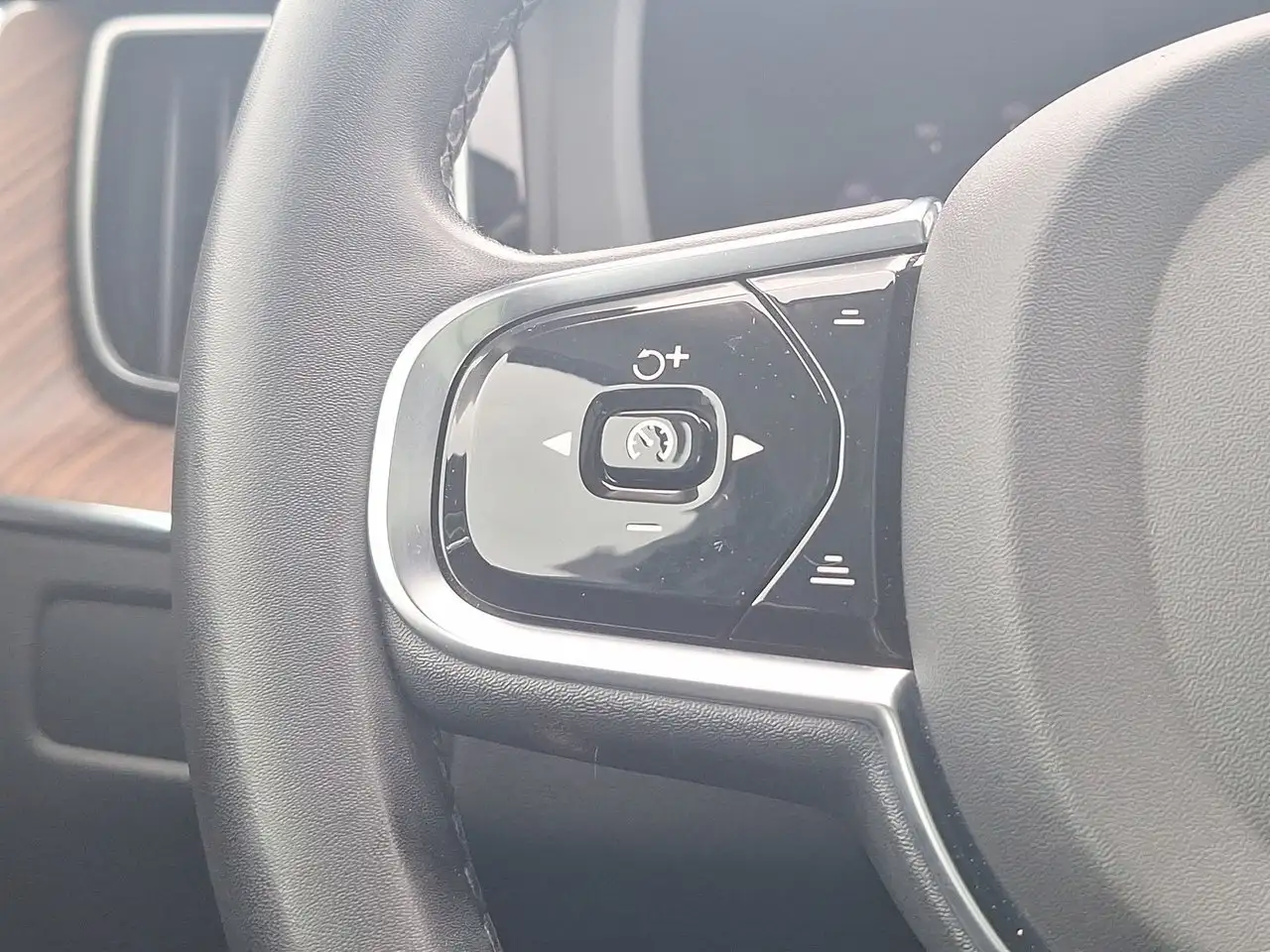 Volvo XC60 снимка Volvo XC60