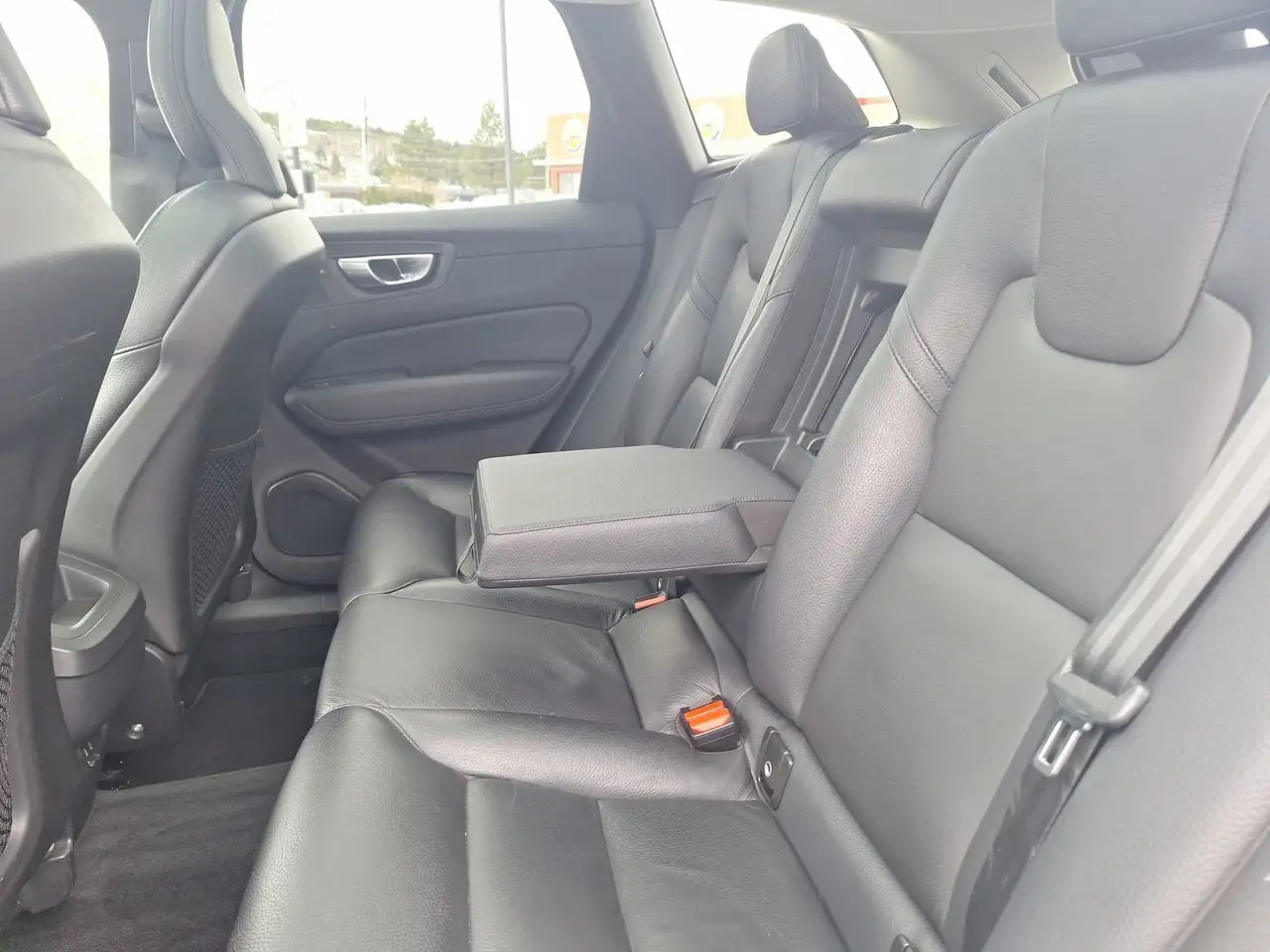 Volvo XC60 снимка Volvo XC60