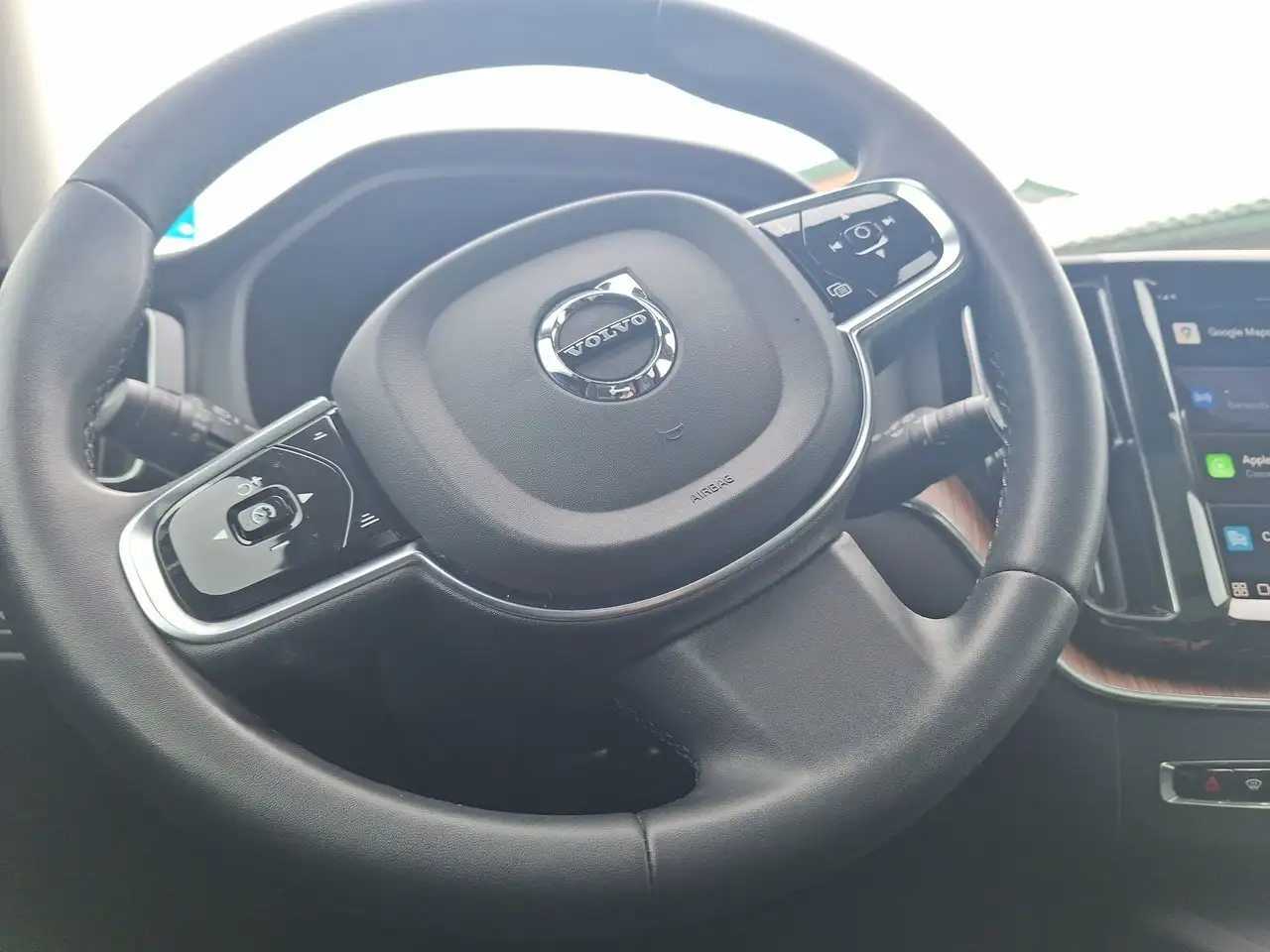 Volvo XC60 снимка Volvo XC60