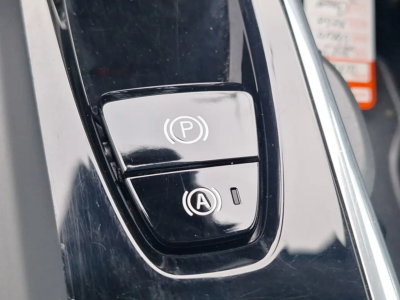 Volvo XC60 снимка Volvo XC60