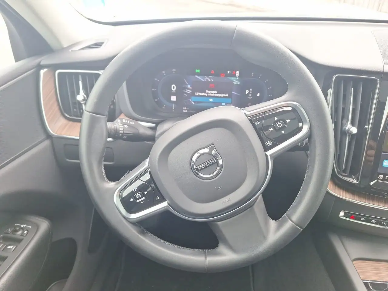 Volvo XC60 снимка Volvo XC60