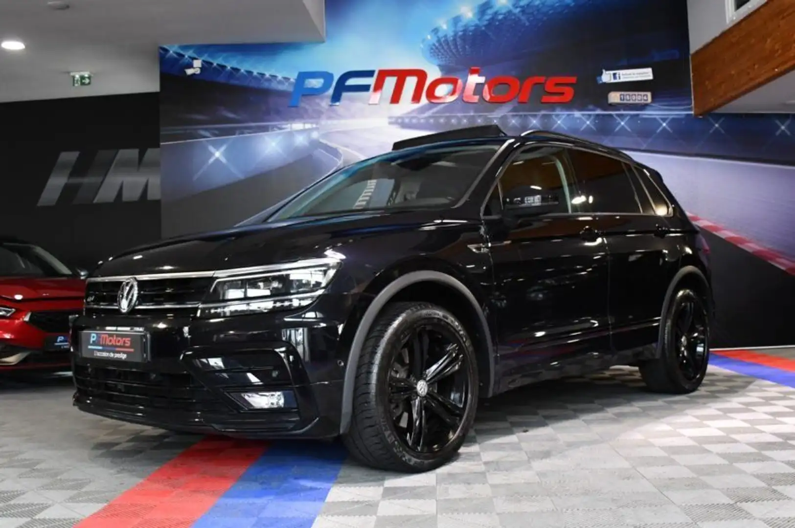 Volkswagen Tiguan R-Line Carat Exclusive 2.0 TDI 190 DSG 4Motion GPS Pro ACC DCC Virtual Attelage Caméra Vebasto Front Lane JA 19 Schwarz - 1