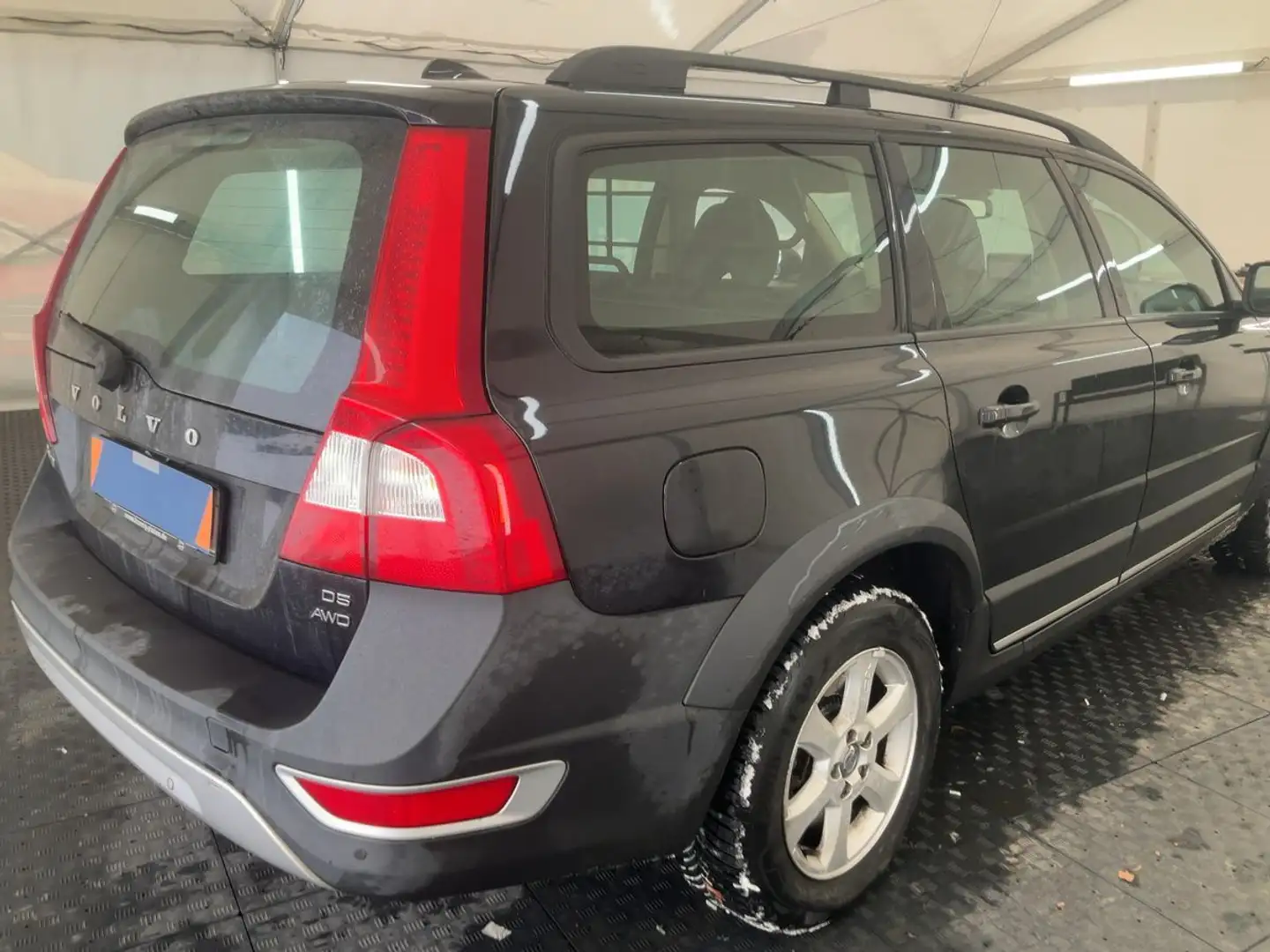 Volvo XC70 D5 AWD AUTOMATIK+ XENON+ LEDER+KLIMAAUTO Schwarz - 2