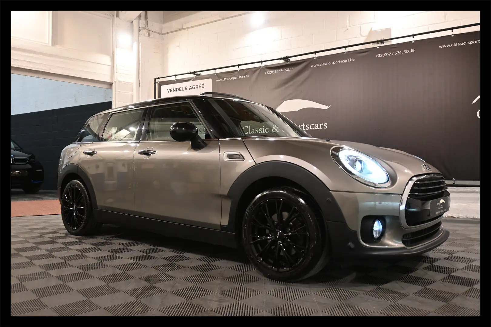 MINI Cooper D Clubman 1.6D EURO 6b / AUTO / PANO / CUIR / NAVI / FULL !! Gris - 1