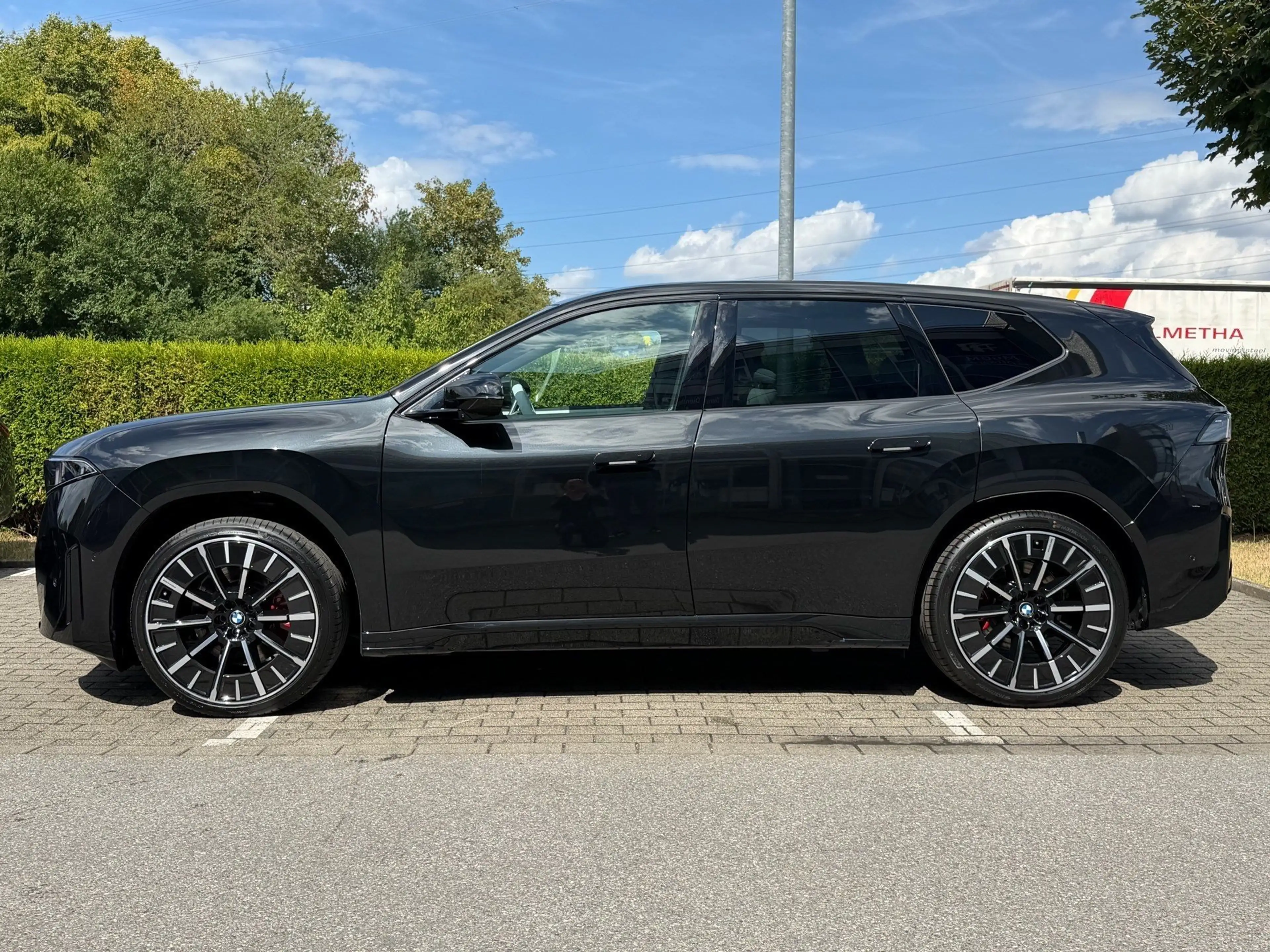 BMW iX3 40 M Sport Pro, 3D Head-up, AHK, Massage, Pano — photo 3