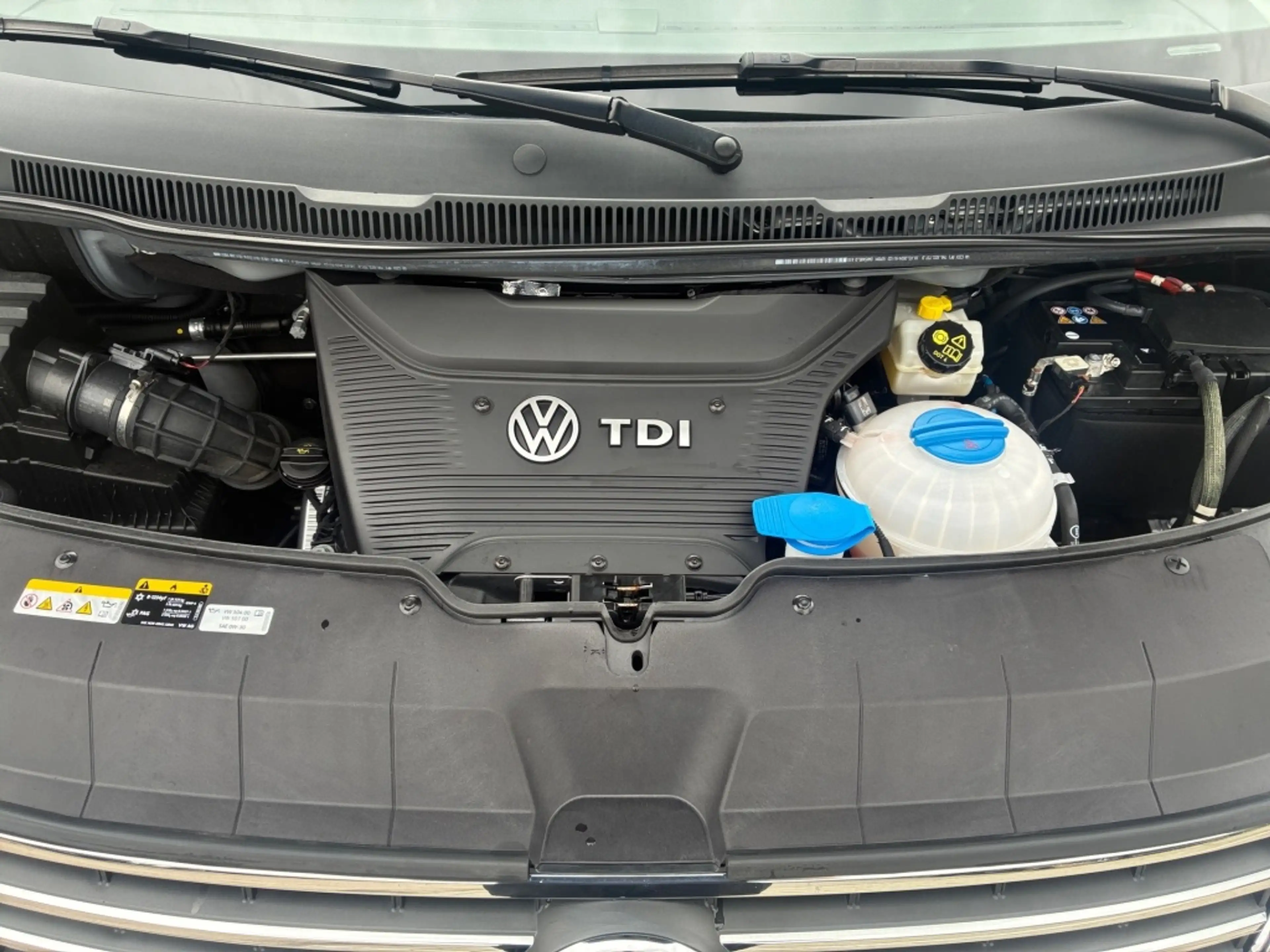 Volkswagen T6.1 Multivan 2.0 TDI 4Motion Stand-H+ACC+AHK — photo 5
