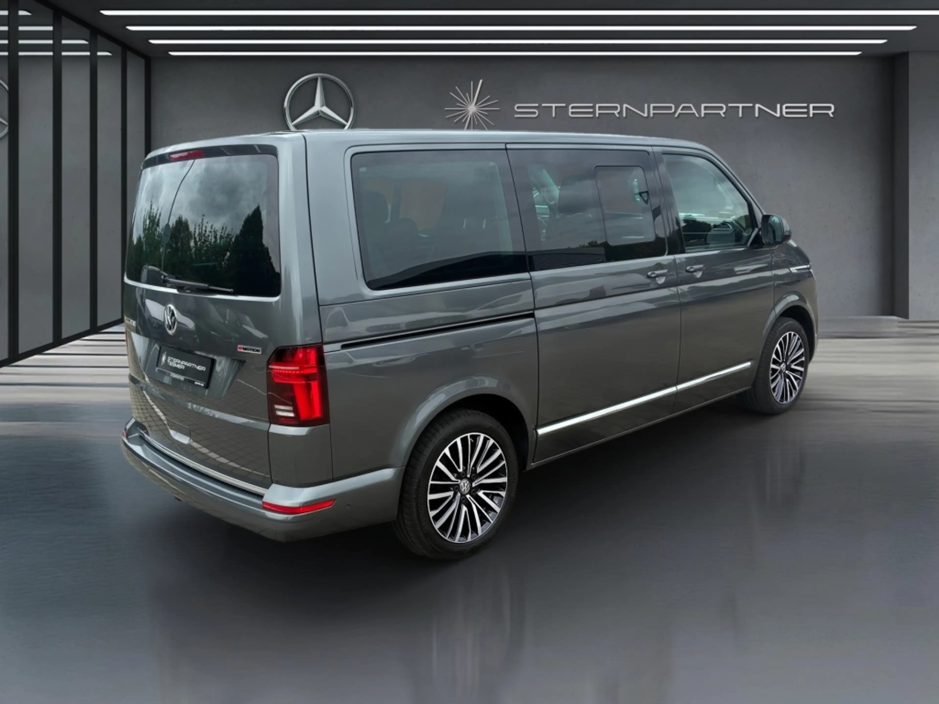 Volkswagen T6.1 Multivan 2.0 TDI 4Motion Stand-H+ACC+AHK — photo 13