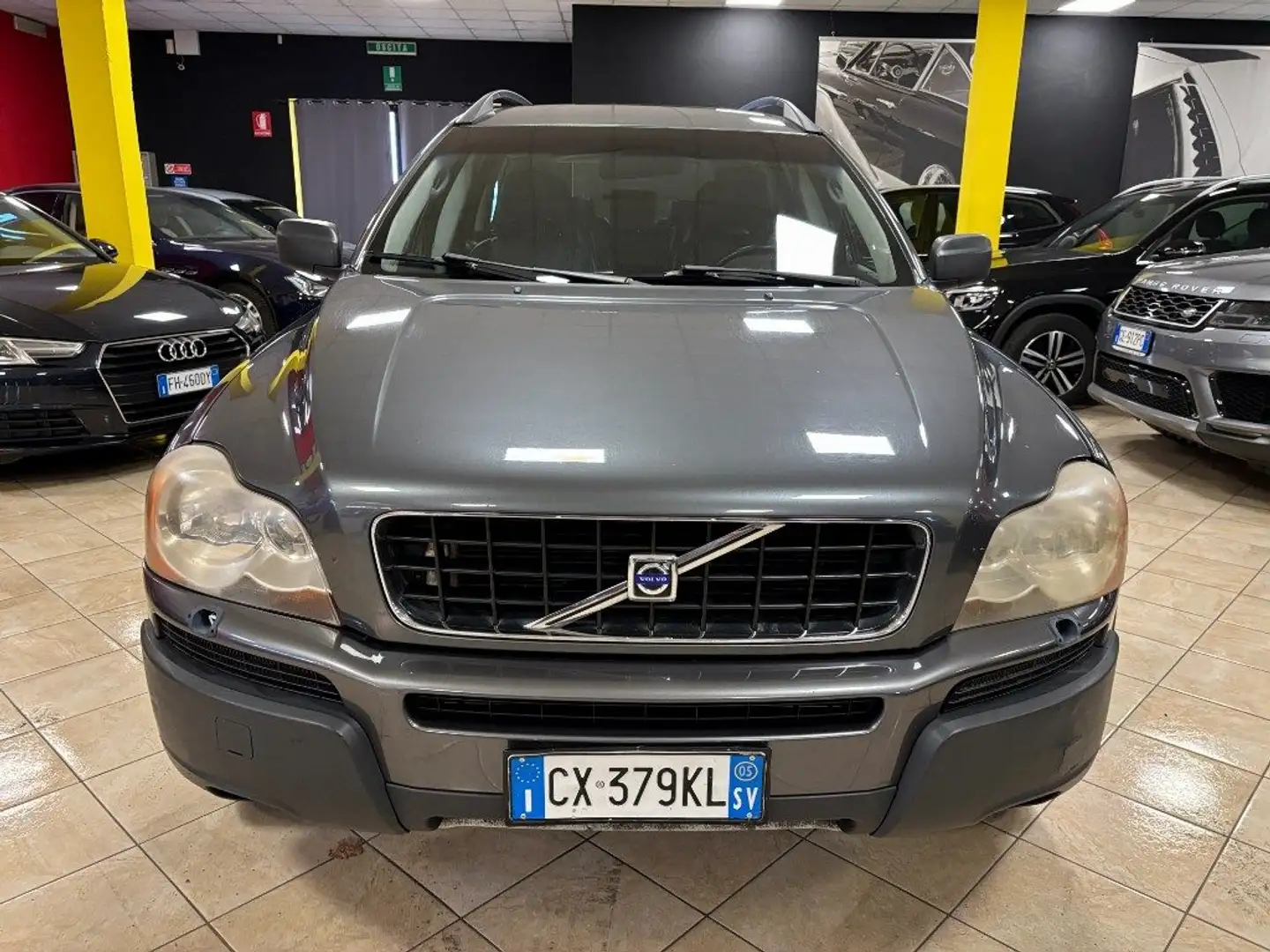 Volvo XC90 2.4 D5 185 CV AWD Executive 7 POSTI Grigio - 2
