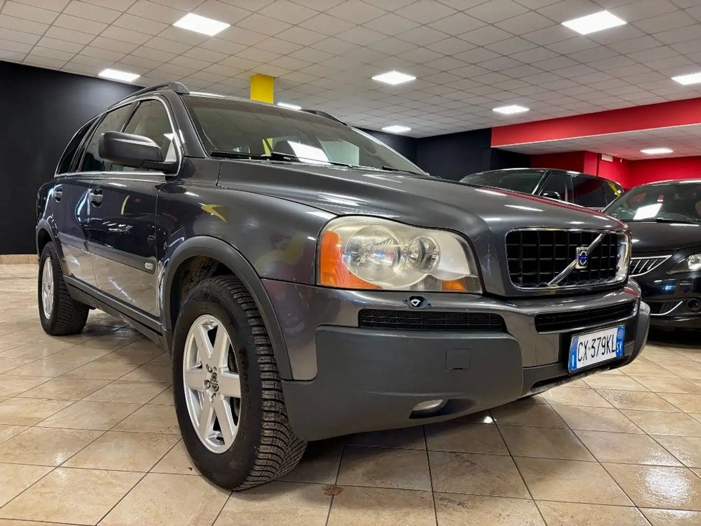 Volvo XC90 2.4 D5 185 CV AWD Executive 7 POSTI Grigio - 1