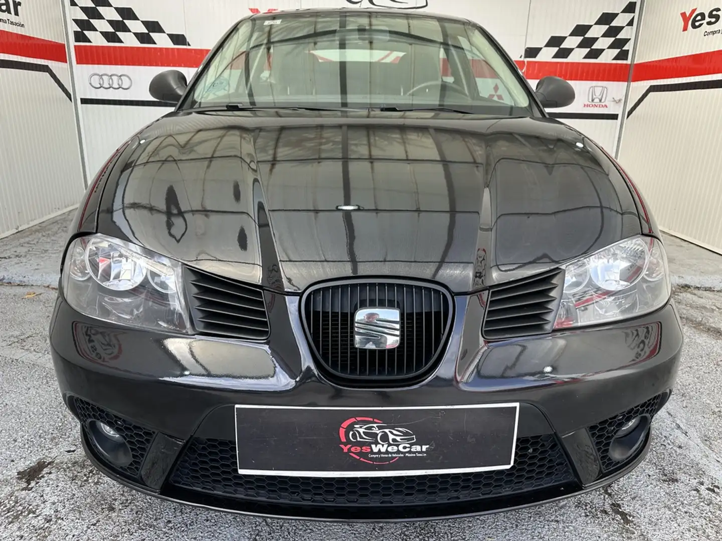 SEAT Ibiza 1.4 16v Stylance 85 Noir - 2