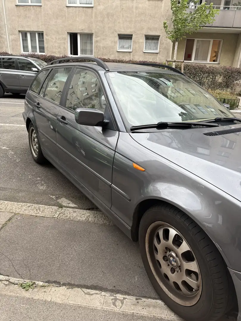 BMW 320 320d touring - 1