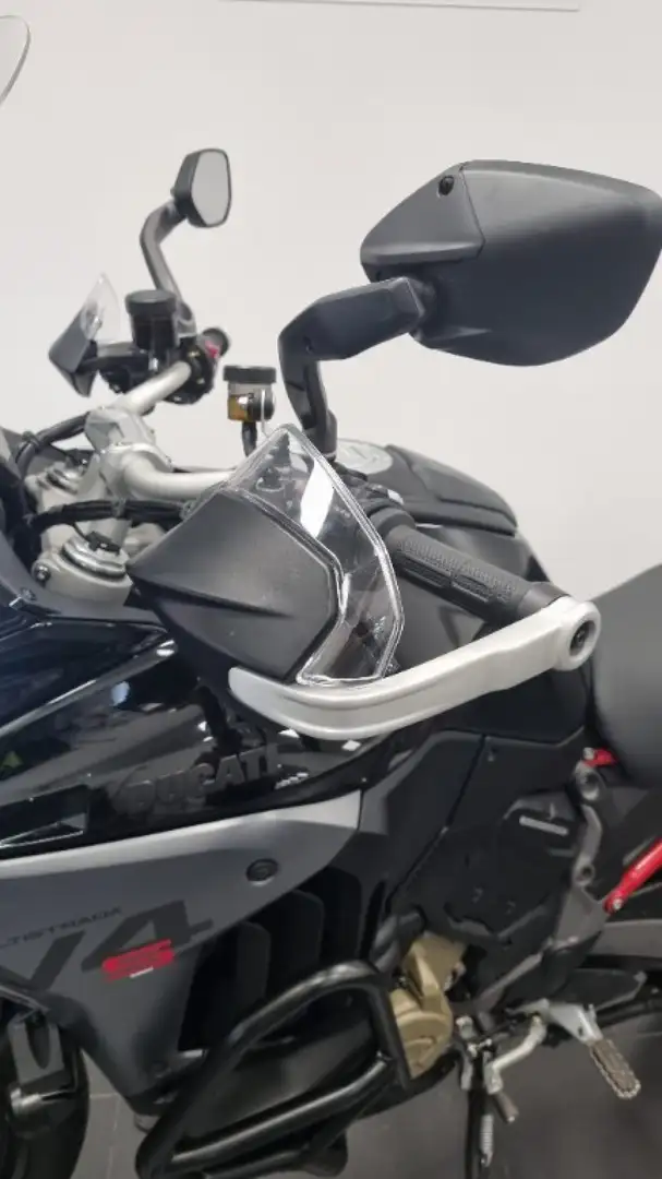 Ducati Multistrada V4 S S siva - 2