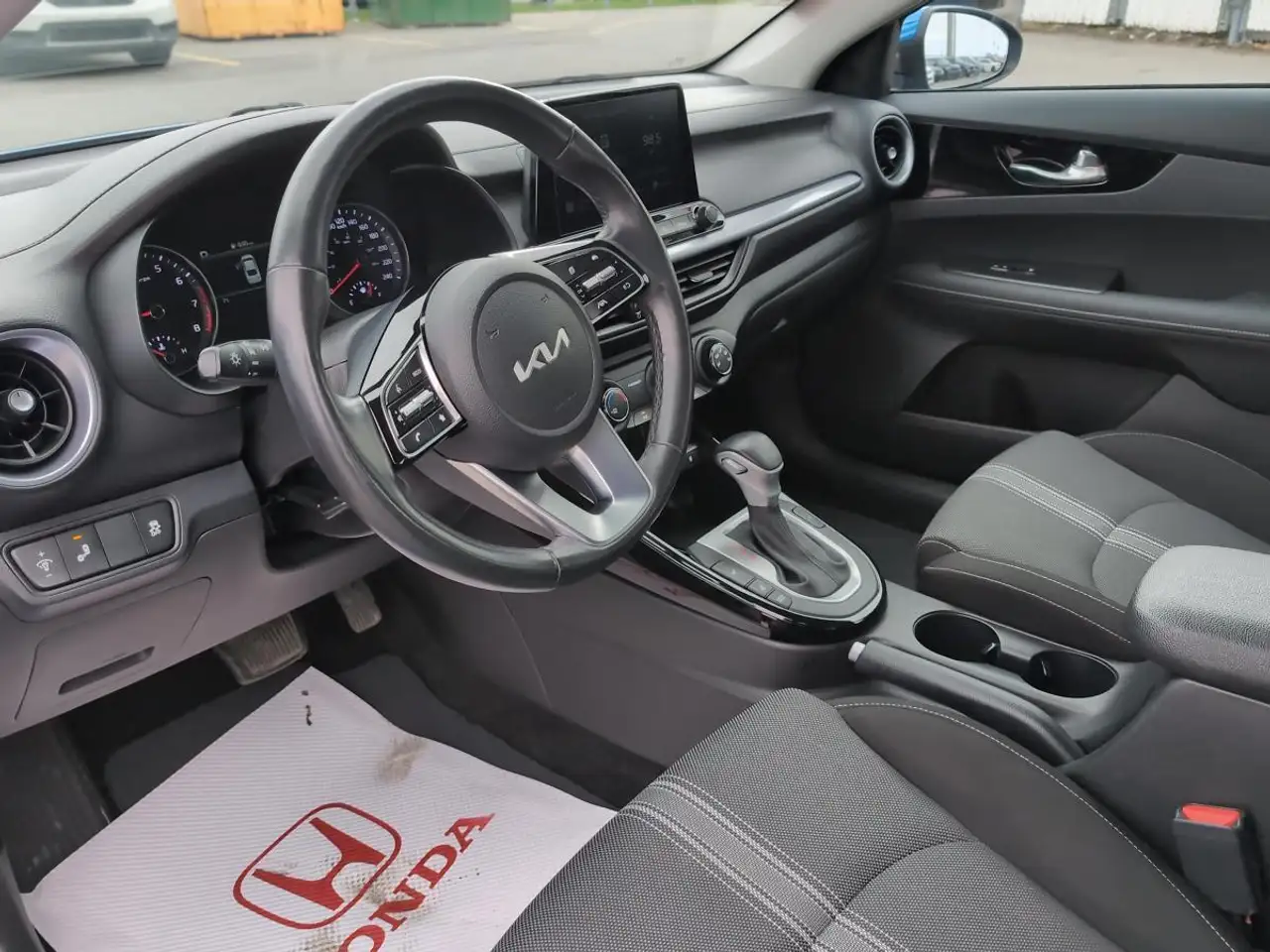 Kia Forte снимка Kia Forte