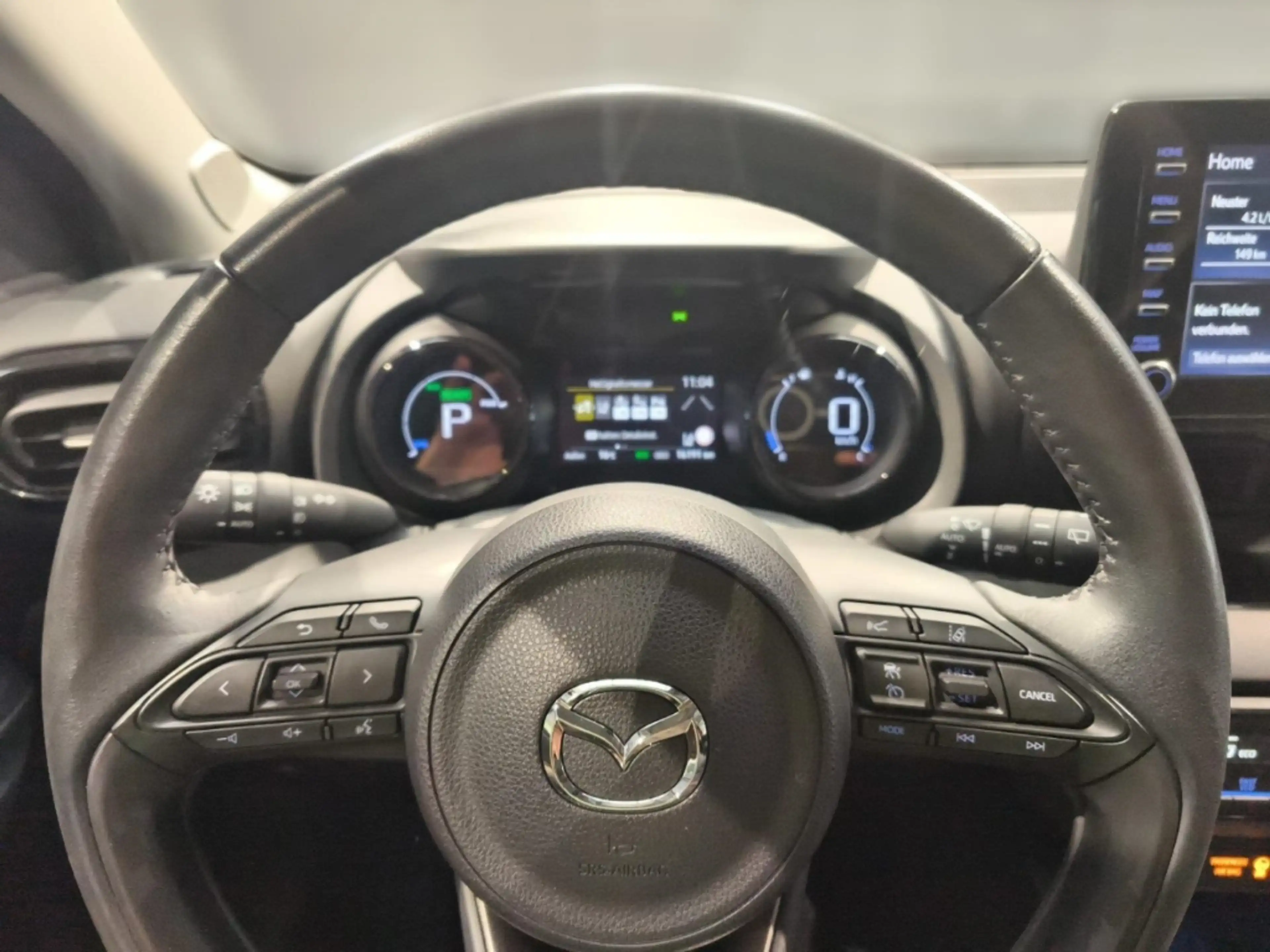 Mazda 2 Hybrid Select — photo 11