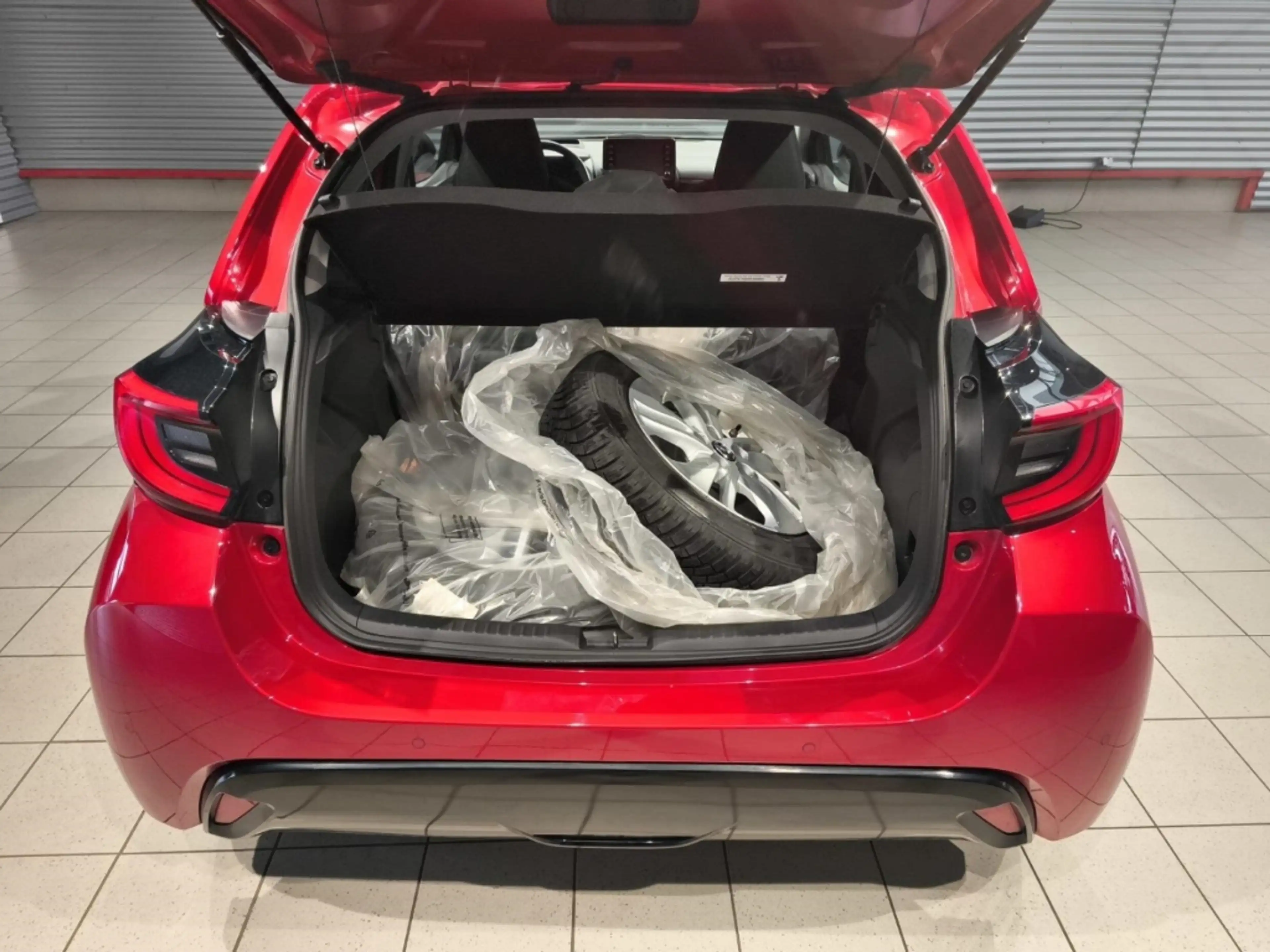 Mazda 2 Hybrid Select — photo 8