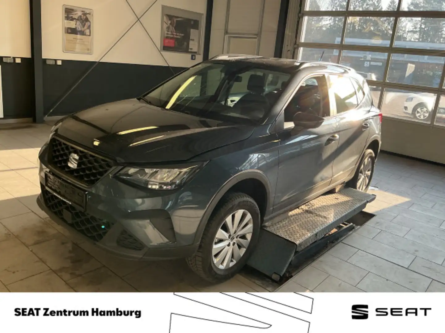 SEAT Arona 1.0 TSI Style DSG Sitzhzg CarPlay PDC Grau - 1