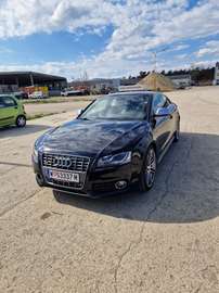 Coupé 4,2 FSI V8 quattro Aut.