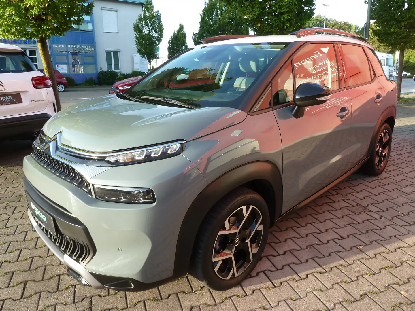 Citroen C3 Aircross HDi110 Shine Pack Navi Kamera Sitzheizung Gris - 2