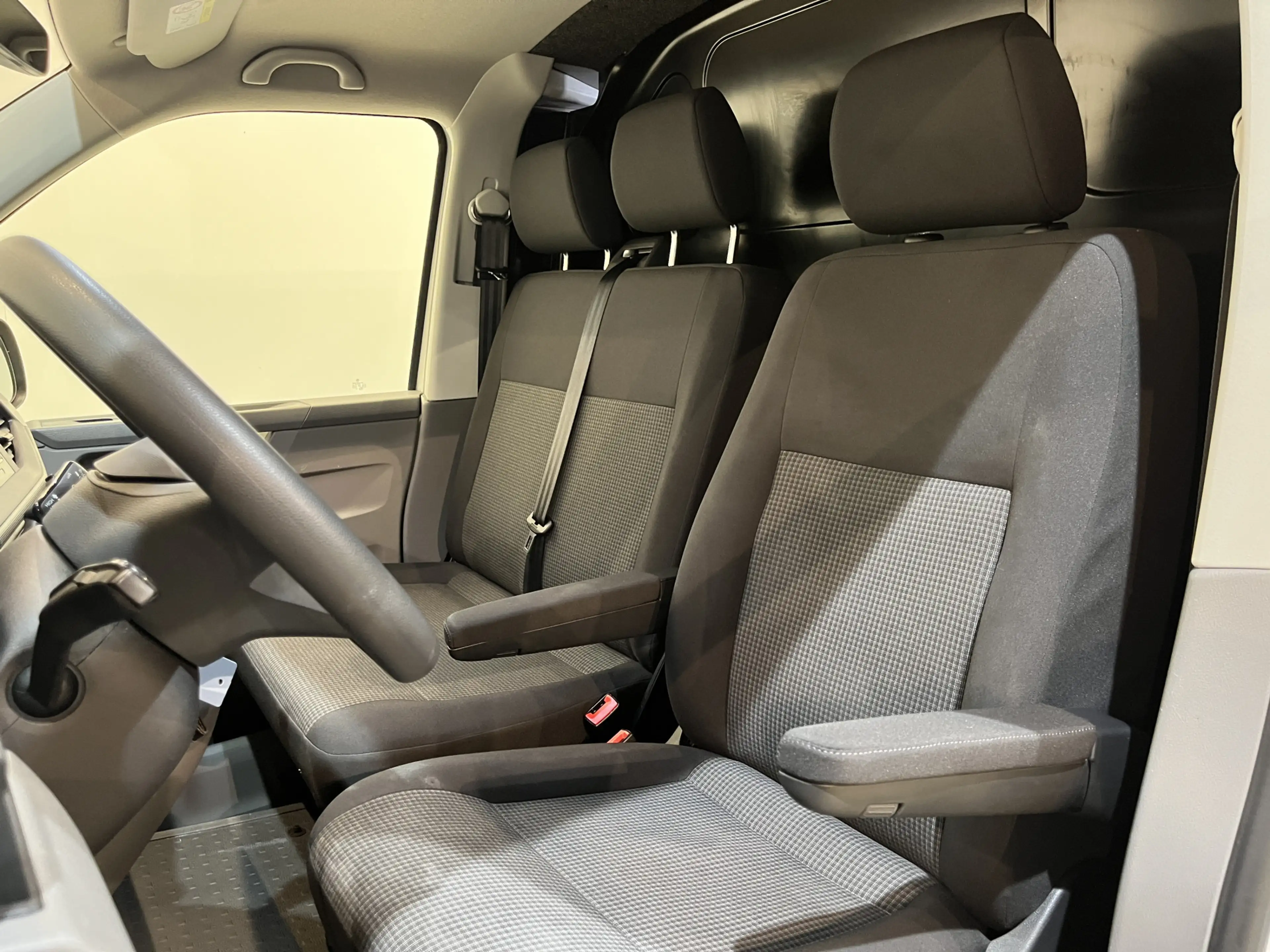 Volkswagen Transporter 2.0 TDI L2H1 / Euro 6 / Schuifdeur L + R / Airco / — photo 8