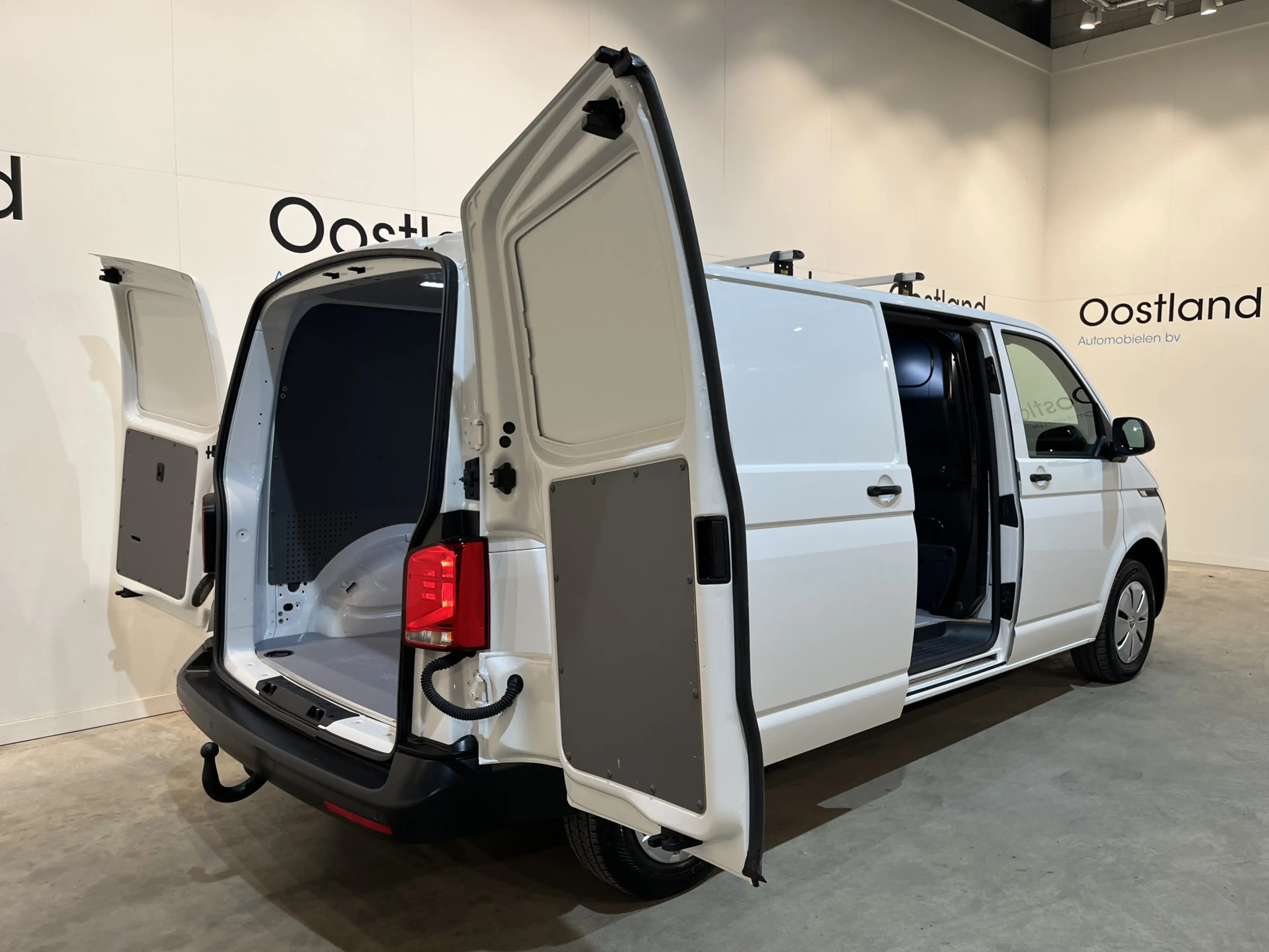 Volkswagen Transporter 2.0 TDI L2H1 / Euro 6 / Schuifdeur L + R / Airco / — photo 2