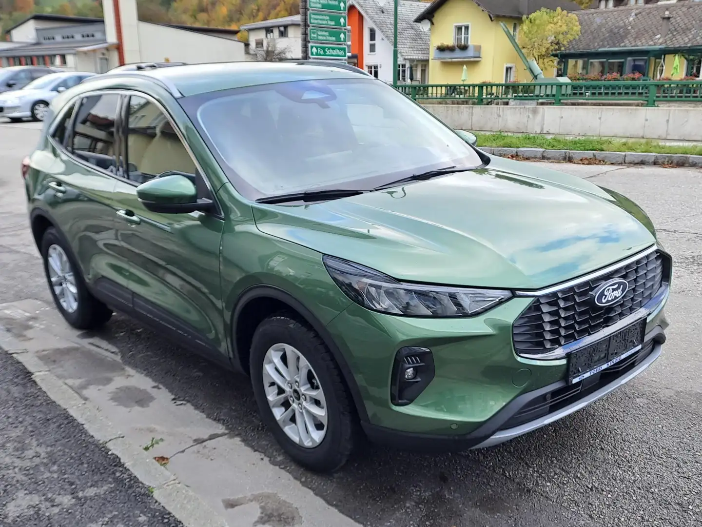 Ford Kuga Hybrid Titanium Vert - 1