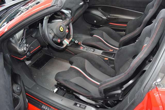Ferrari 488 Pista Spider Lifting Kamera JBL