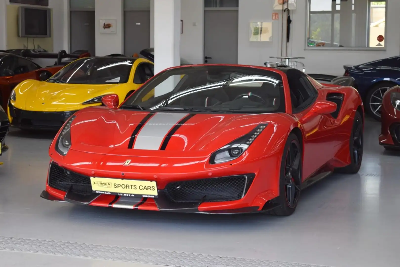 Ferrari 488 Pista Spider Lifting Kamera JBL Rojo - 1