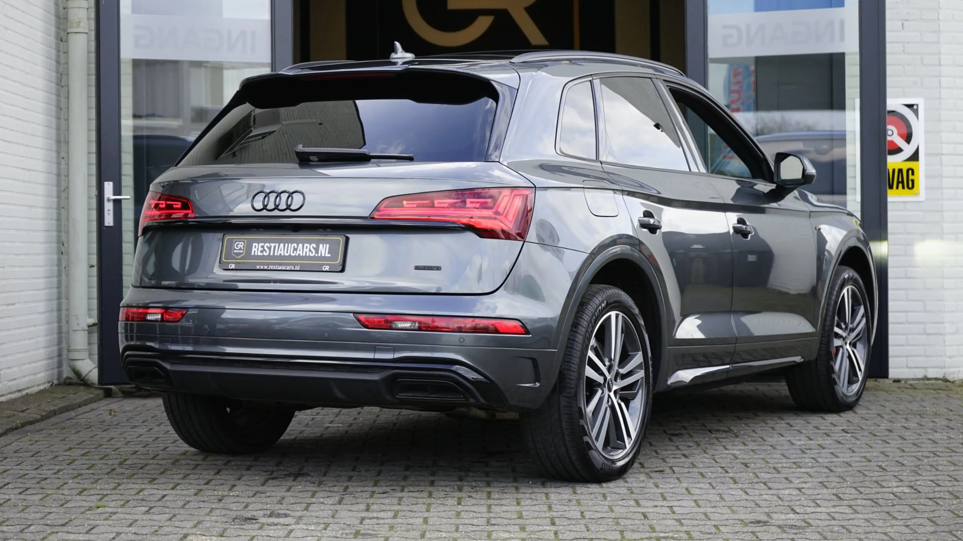 Audi Q5 55 TFSIe Quattro 3x S-Line Black Optik ACC-AMBIANC — photo 8