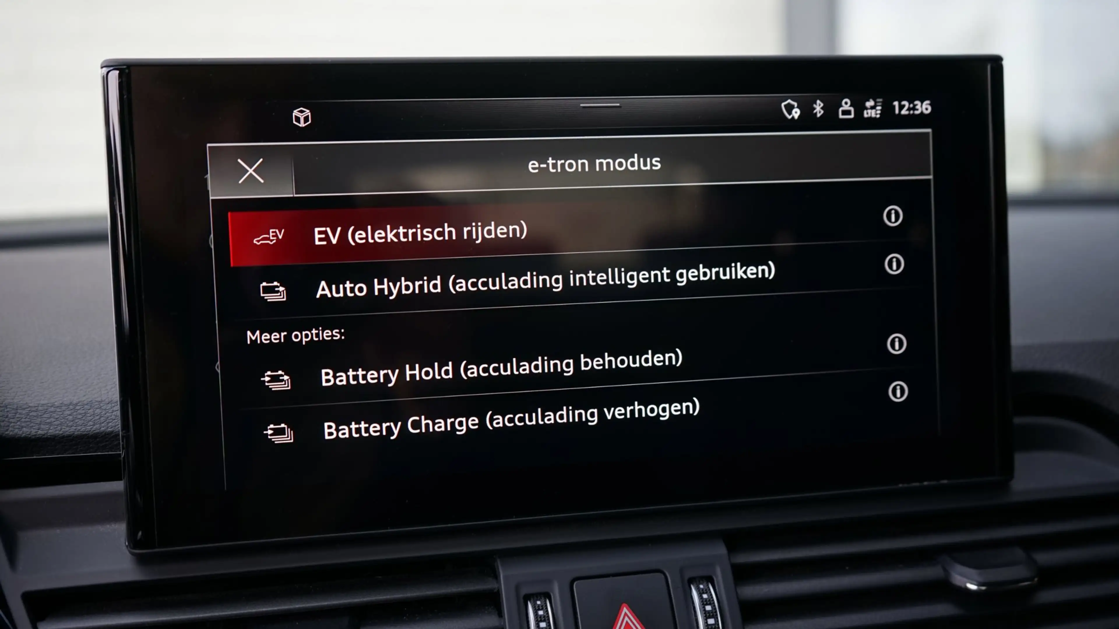 Audi Q5 55 TFSIe Quattro 3x S-Line Black Optik ACC-AMBIANC — photo 34