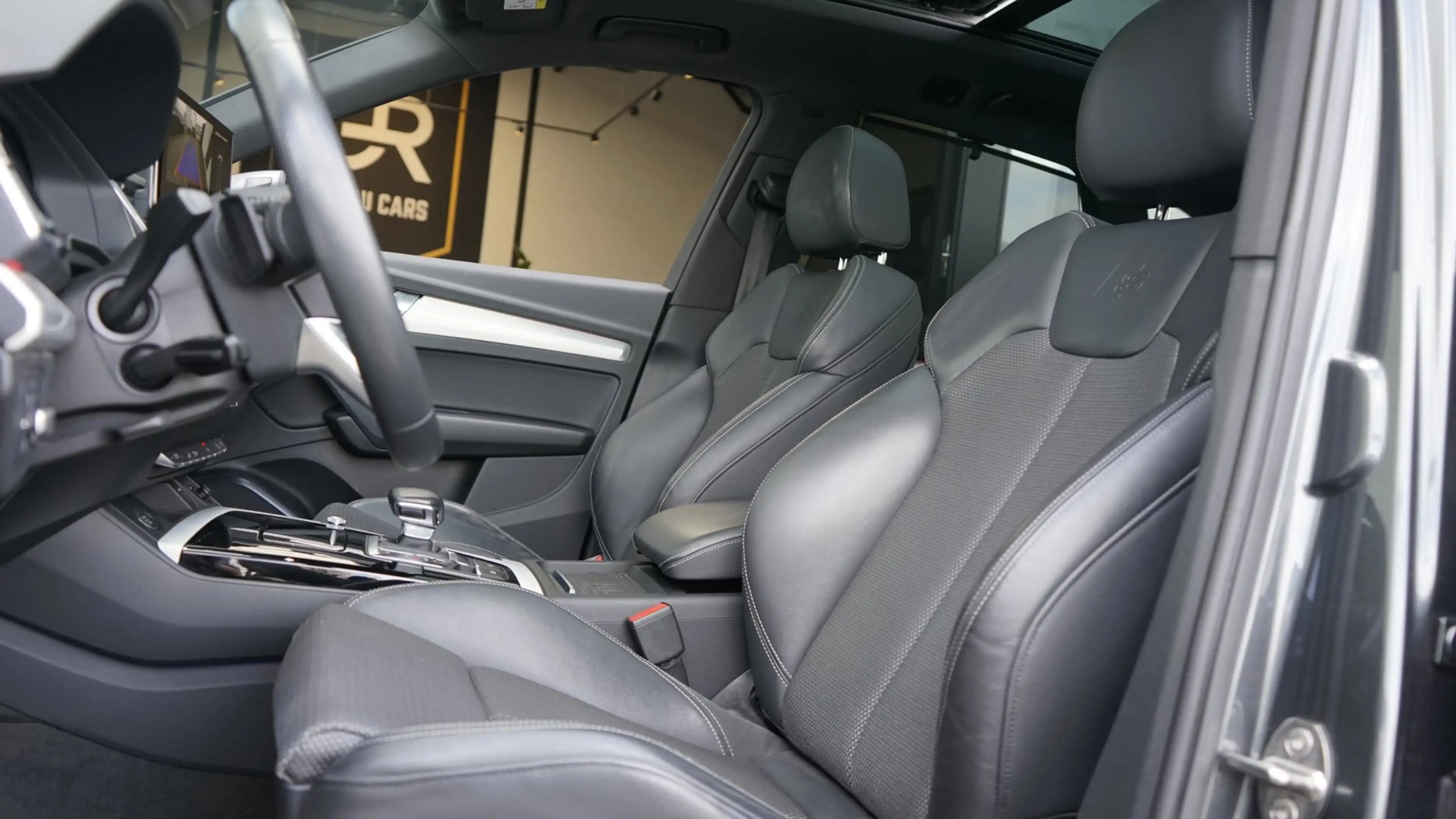 Audi Q5 55 TFSIe Quattro 3x S-Line Black Optik ACC-AMBIANC — photo 3