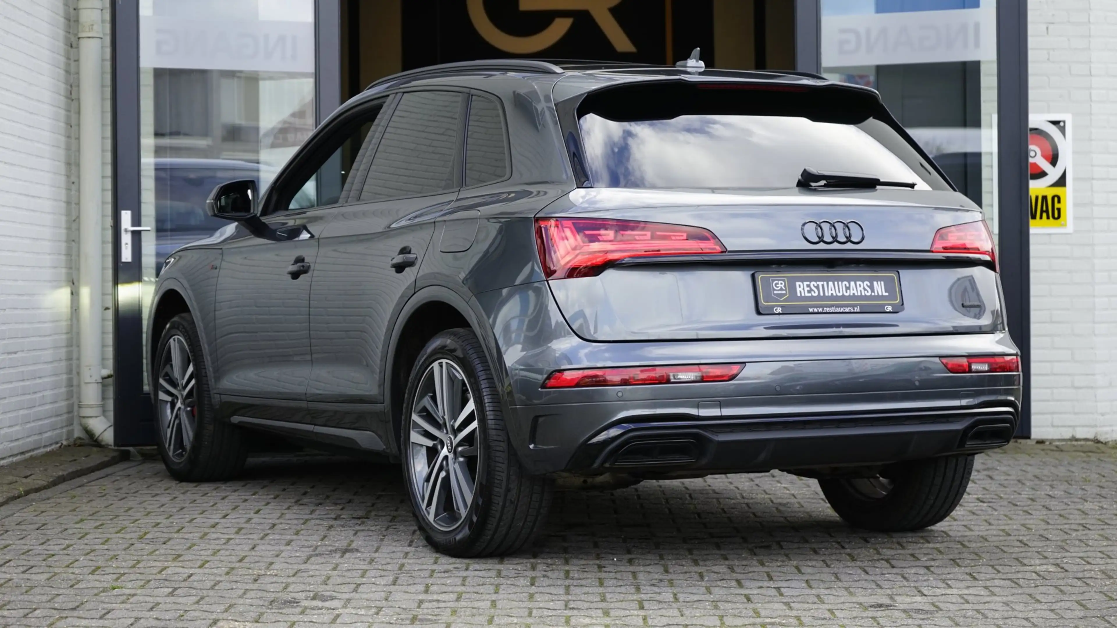 Audi Q5 55 TFSIe Quattro 3x S-Line Black Optik ACC-AMBIANC — photo 10