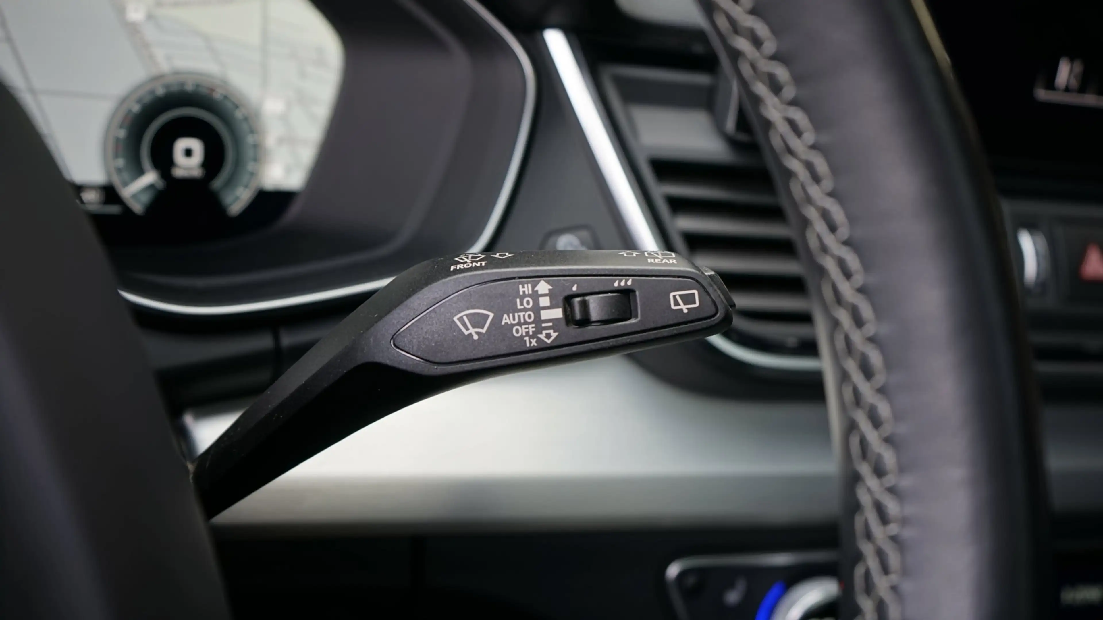Audi Q5 55 TFSIe Quattro 3x S-Line Black Optik ACC-AMBIANC — photo 24