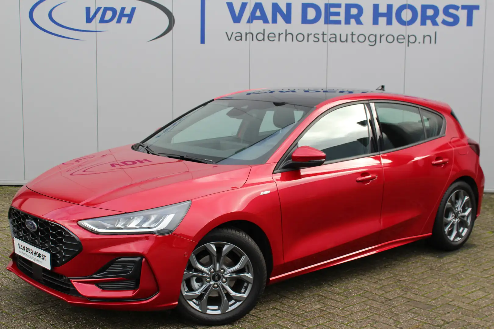 Ford Focus 1.0-125pk EcoBoost Mild-Hybrid ST-Line. Chique en Rood - 1