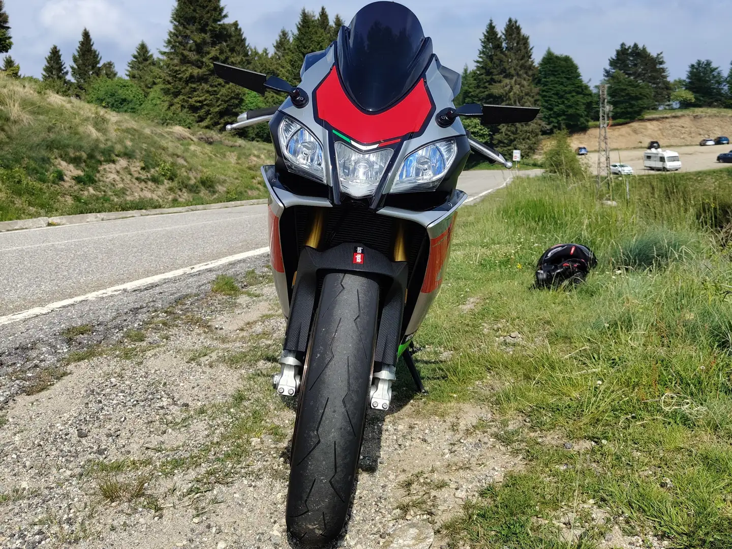 Aprilia RSV4 RF - 2