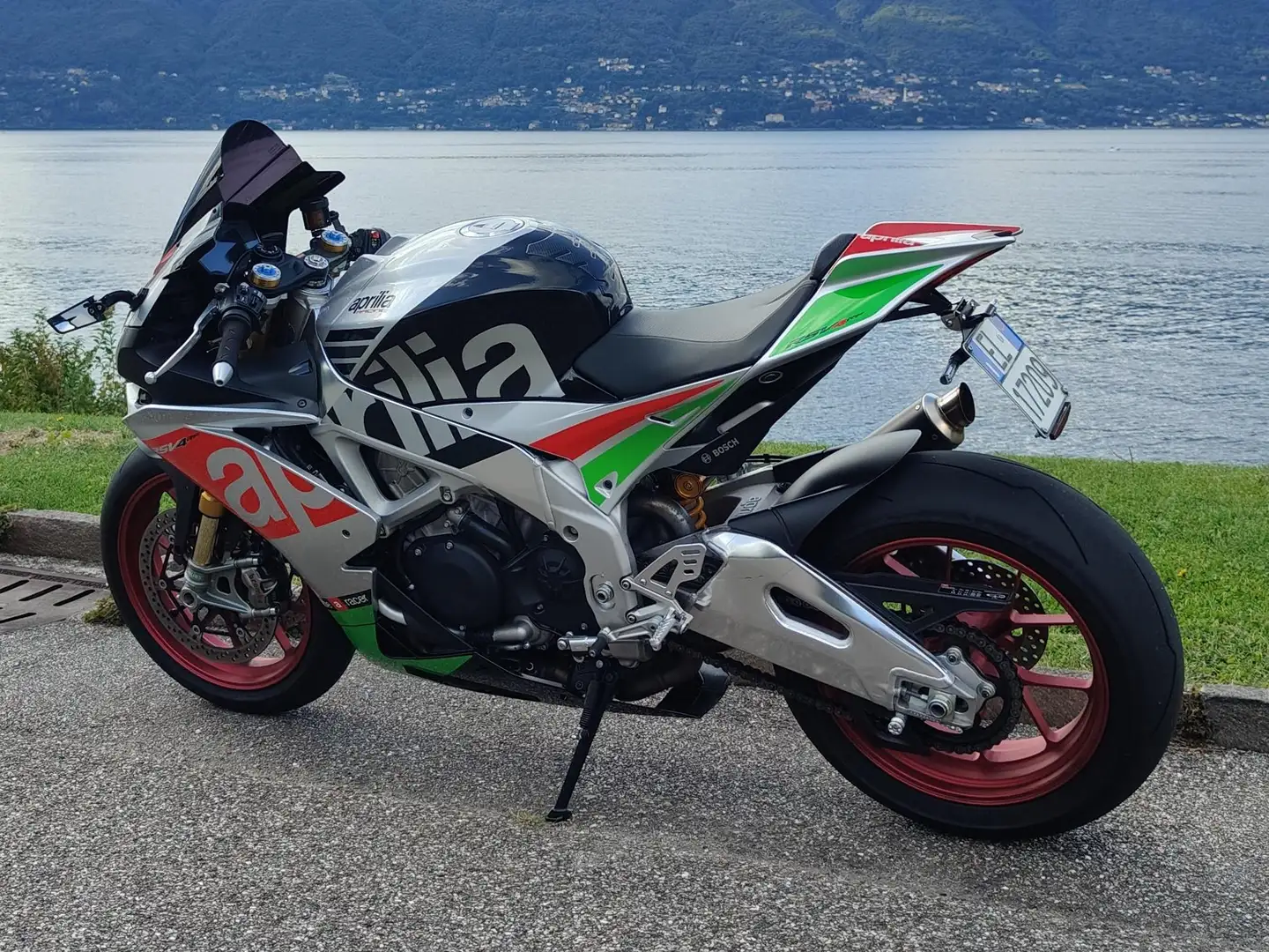 Aprilia RSV4 RF - 1