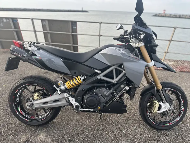 Aprilia Dorsoduro - foto 8