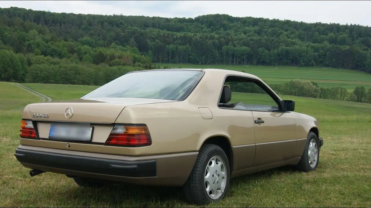 Mercedes-Benz CE 230 TÜV NEU Mercedes-Benz 230 CE W124 – ca. 64.000 km, foto 5